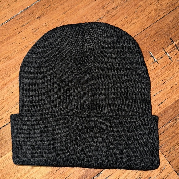 SHEIN skull embroidered beanie - Picture 2 of 4
